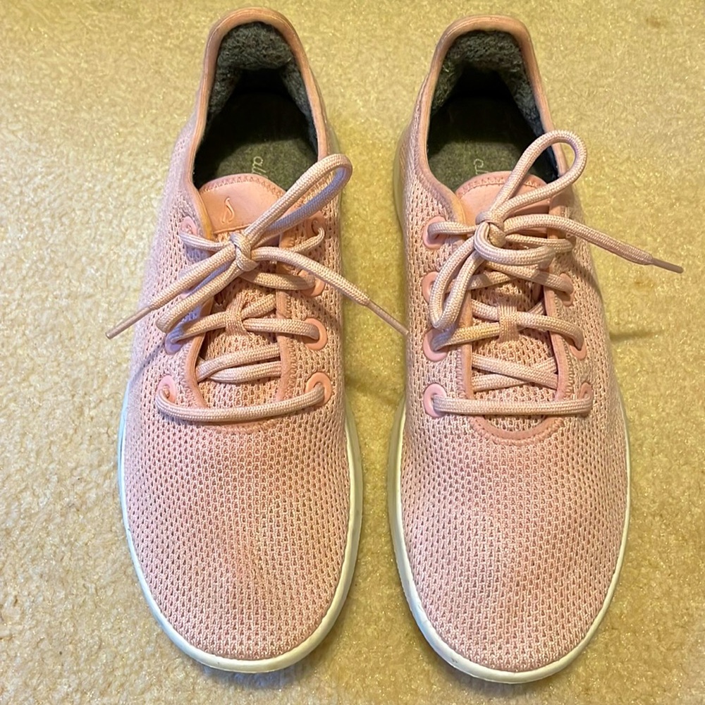 Allbirds Men’s 10/Womens 11.5 Pink Tree Runners